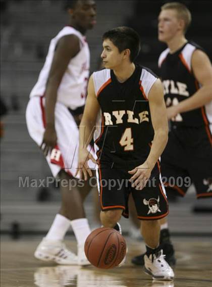 Thumbnail 2 in Ryle vs. Holmes (Ninth Region Tournament) photogallery.