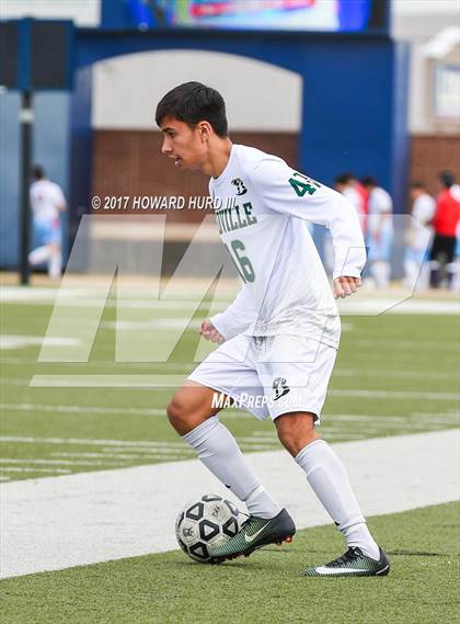 Thumbnail 3 in Birdville vs. Azle (Jonny Baggett Memorial Kickoff Classic) photogallery.