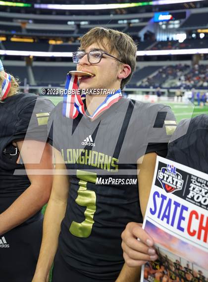 Thumbnail 1 in Westbrook vs. Gordon (UIL 1A D1 Football Final Medal Ceremony) photogallery.
