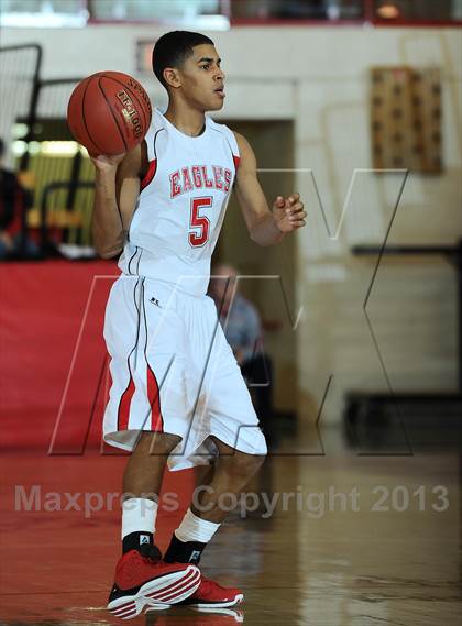 Thumbnail 1 in Maize vs. Manhattan (McPherson Invitational) photogallery.