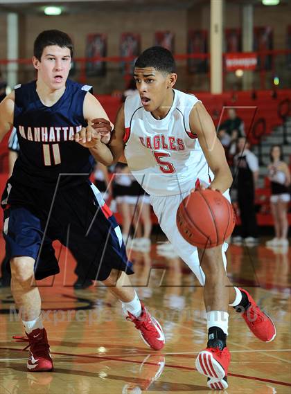 Thumbnail 2 in Maize vs. Manhattan (McPherson Invitational) photogallery.