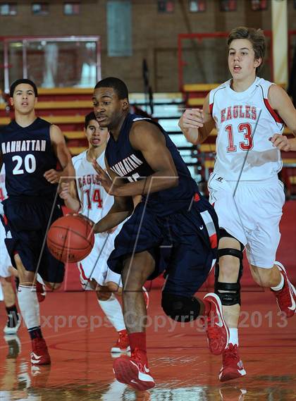 Thumbnail 3 in Maize vs. Manhattan (McPherson Invitational) photogallery.