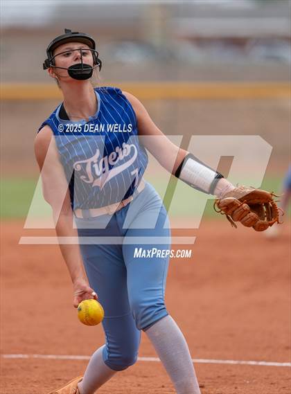 Thumbnail 2 in Round Valley @ Kingman Academy (AIA 2A Quarterfinal)  photogallery.