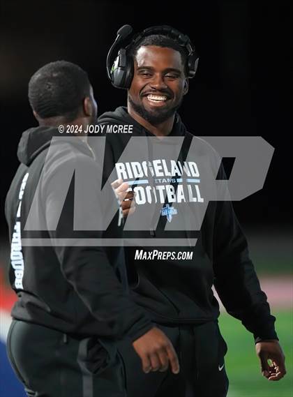 Thumbnail 3 in Ridgeland @ South Panola (MHSAA 6A Round 1) photogallery.