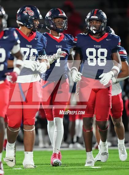 Thumbnail 3 in Ridgeland @ South Panola (MHSAA 6A Round 1) photogallery.