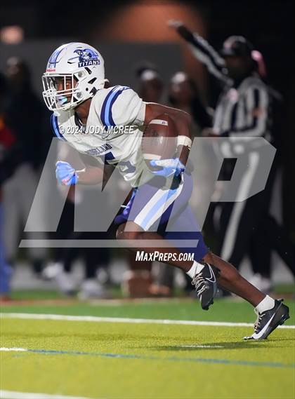 Thumbnail 1 in Ridgeland @ South Panola (MHSAA 6A Round 1) photogallery.