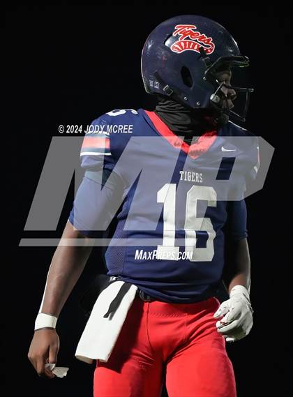 Thumbnail 2 in Ridgeland @ South Panola (MHSAA 6A Round 1) photogallery.
