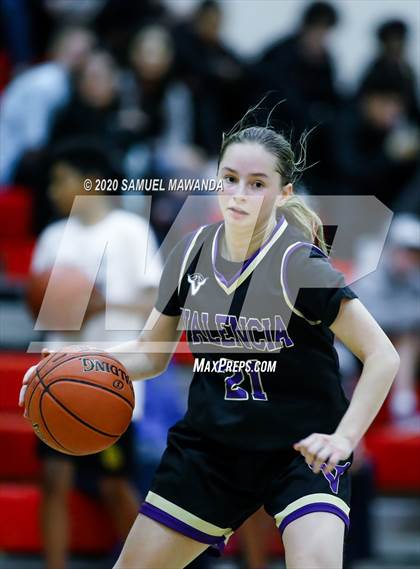 Thumbnail 3 in Valencia vs Oaks Christian photogallery.