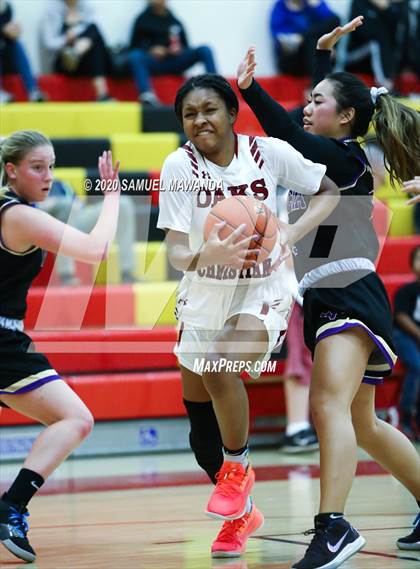 Thumbnail 3 in Valencia vs Oaks Christian photogallery.