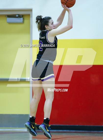Thumbnail 3 in Valencia vs Oaks Christian photogallery.