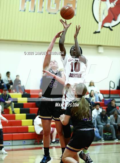 Thumbnail 3 in Valencia vs Oaks Christian photogallery.