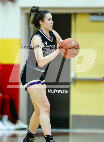 Thumbnail 2 in Valencia vs Oaks Christian photogallery.