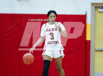 Thumbnail 2 in Valencia vs Oaks Christian photogallery.