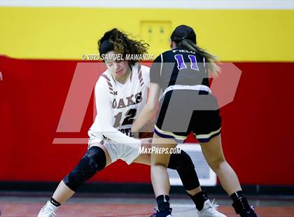 Thumbnail 1 in Valencia vs Oaks Christian photogallery.