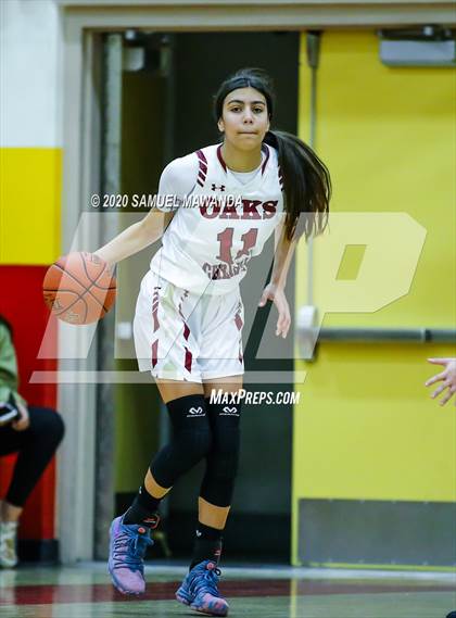 Thumbnail 3 in Valencia vs Oaks Christian photogallery.