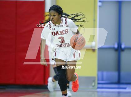 Thumbnail 3 in Valencia vs Oaks Christian photogallery.