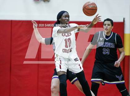 Thumbnail 2 in Valencia vs Oaks Christian photogallery.