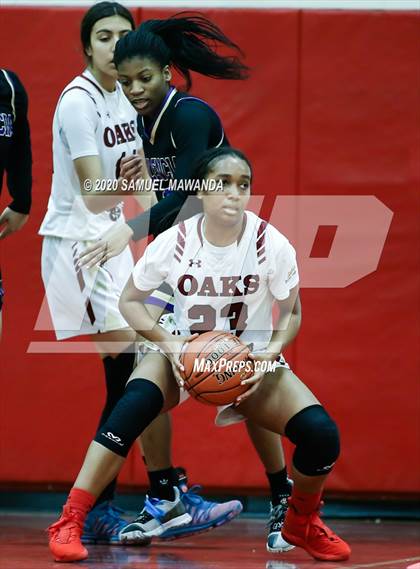Thumbnail 2 in Valencia vs Oaks Christian photogallery.
