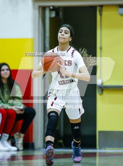 Thumbnail 1 in Valencia vs Oaks Christian photogallery.