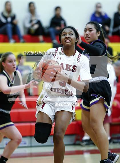 Thumbnail 1 in Valencia vs Oaks Christian photogallery.