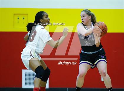 Thumbnail 2 in Valencia vs Oaks Christian photogallery.