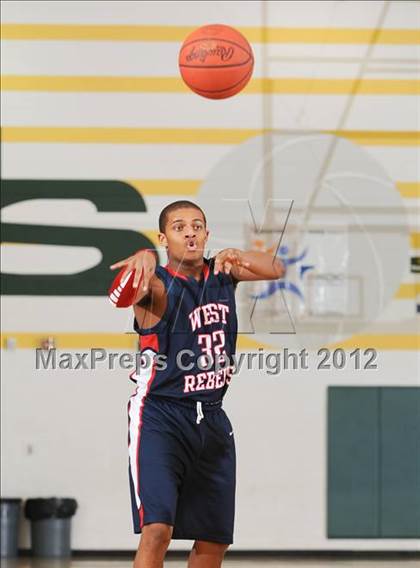 Thumbnail 1 in West vs. Livingston Academy (Knoxville Catholic Pilot Tournament) photogallery.