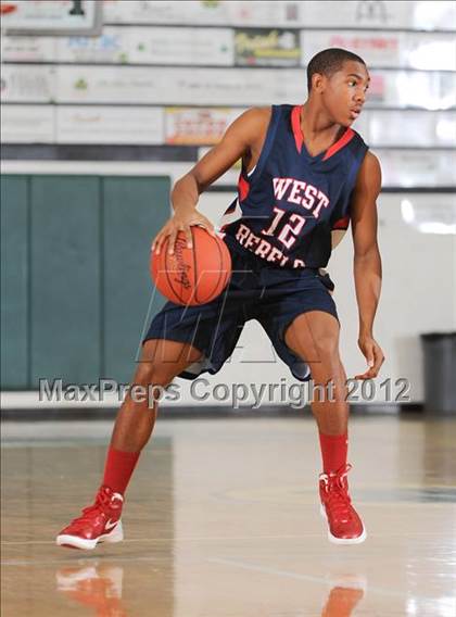Thumbnail 3 in West vs. Livingston Academy (Knoxville Catholic Pilot Tournament) photogallery.