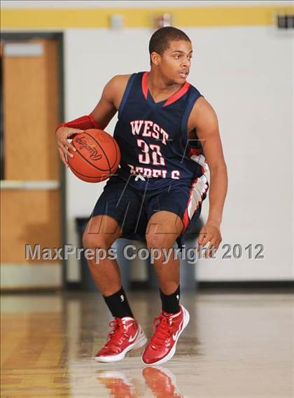 Thumbnail 3 in West vs. Livingston Academy (Knoxville Catholic Pilot Tournament) photogallery.
