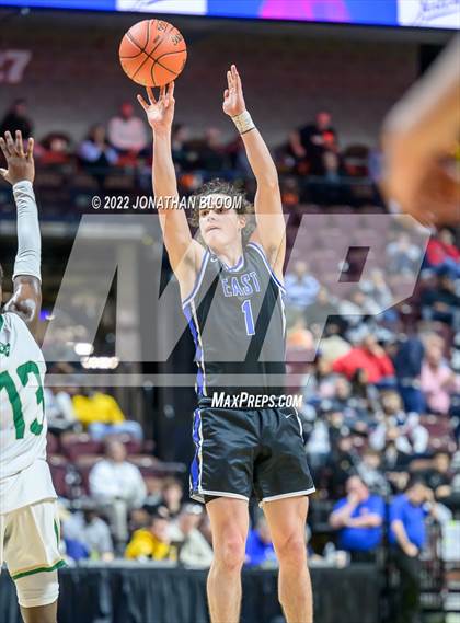 Thumbnail 2 in Notre Dame vs. East Catholic (CIAC Class I Final) photogallery.