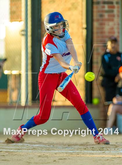 Thumbnail 3 in Medina Valley vs Leander (4A Regional Semifinal) photogallery.