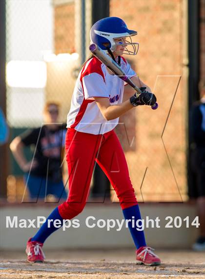 Thumbnail 3 in Medina Valley vs Leander (4A Regional Semifinal) photogallery.