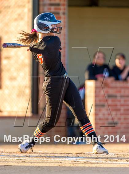 Thumbnail 1 in Medina Valley vs Leander (4A Regional Semifinal) photogallery.
