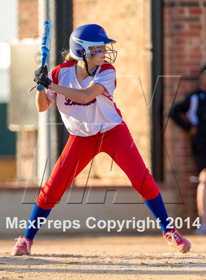 Thumbnail 3 in Medina Valley vs Leander (4A Regional Semifinal) photogallery.