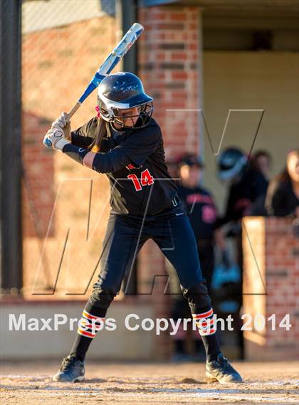 Thumbnail 3 in Medina Valley vs Leander (4A Regional Semifinal) photogallery.