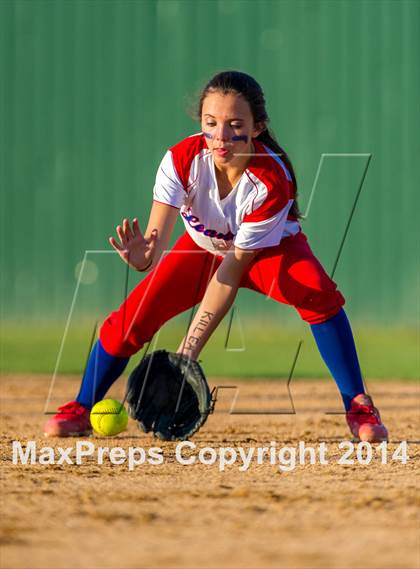 Thumbnail 2 in Medina Valley vs Leander (4A Regional Semifinal) photogallery.