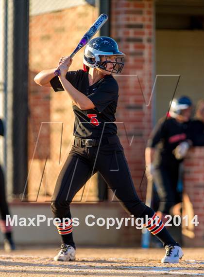 Thumbnail 1 in Medina Valley vs Leander (4A Regional Semifinal) photogallery.
