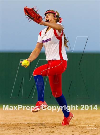 Thumbnail 2 in Medina Valley vs Leander (4A Regional Semifinal) photogallery.
