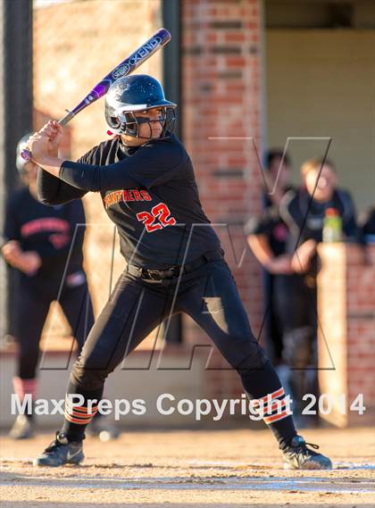 Thumbnail 2 in Medina Valley vs Leander (4A Regional Semifinal) photogallery.