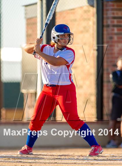 Thumbnail 3 in Medina Valley vs Leander (4A Regional Semifinal) photogallery.