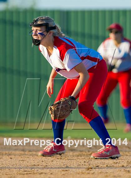Thumbnail 1 in Medina Valley vs Leander (4A Regional Semifinal) photogallery.