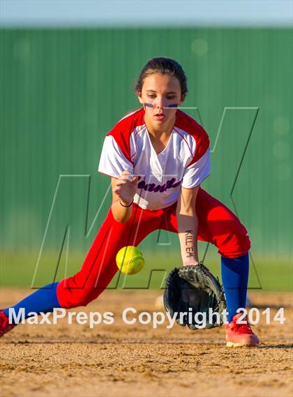 Thumbnail 3 in Medina Valley vs Leander (4A Regional Semifinal) photogallery.