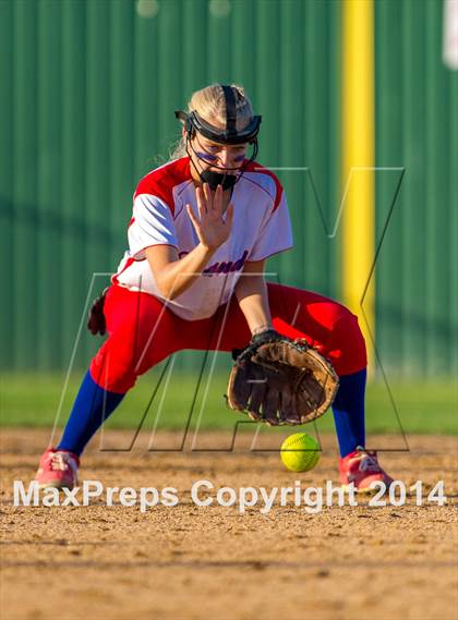 Thumbnail 1 in Medina Valley vs Leander (4A Regional Semifinal) photogallery.