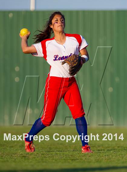 Thumbnail 1 in Medina Valley vs Leander (4A Regional Semifinal) photogallery.