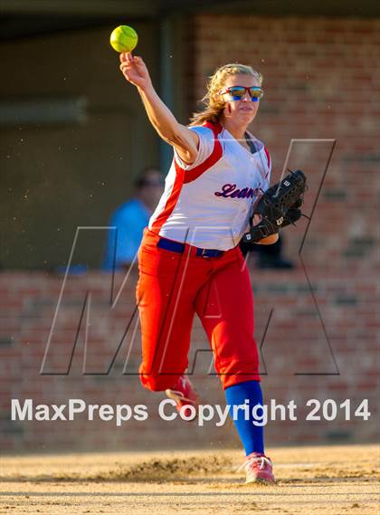 Thumbnail 3 in Medina Valley vs Leander (4A Regional Semifinal) photogallery.