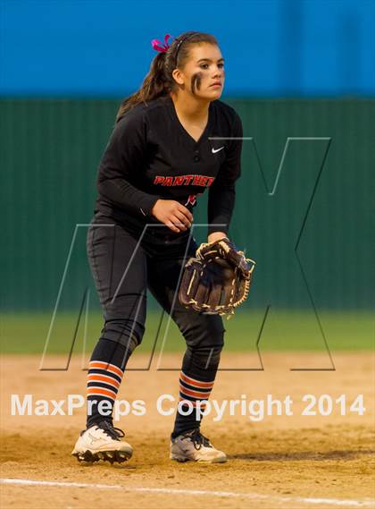 Thumbnail 2 in Medina Valley vs Leander (4A Regional Semifinal) photogallery.