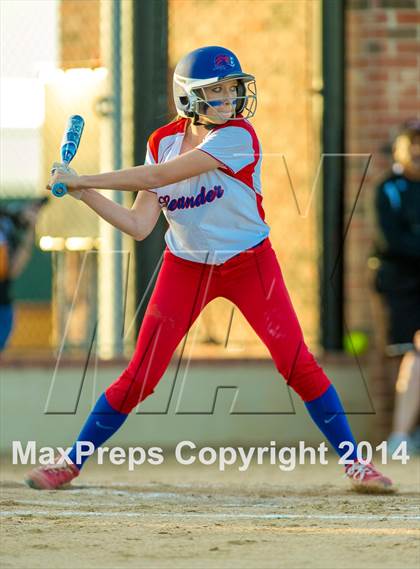 Thumbnail 2 in Medina Valley vs Leander (4A Regional Semifinal) photogallery.