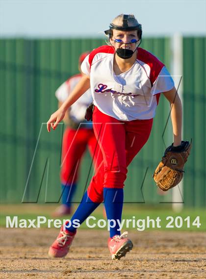 Thumbnail 3 in Medina Valley vs Leander (4A Regional Semifinal) photogallery.