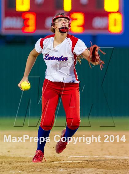 Thumbnail 2 in Medina Valley vs Leander (4A Regional Semifinal) photogallery.