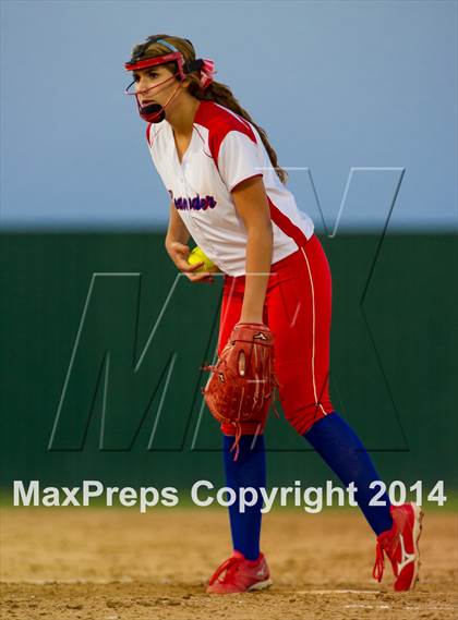 Thumbnail 1 in Medina Valley vs Leander (4A Regional Semifinal) photogallery.