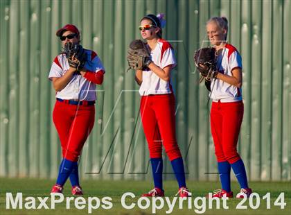 Thumbnail 3 in Medina Valley vs Leander (4A Regional Semifinal) photogallery.